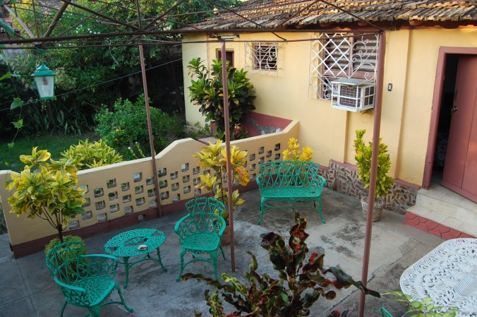 Jardim da casa da Yaque em Trinidad. Foto: Débora Costa e Silva
