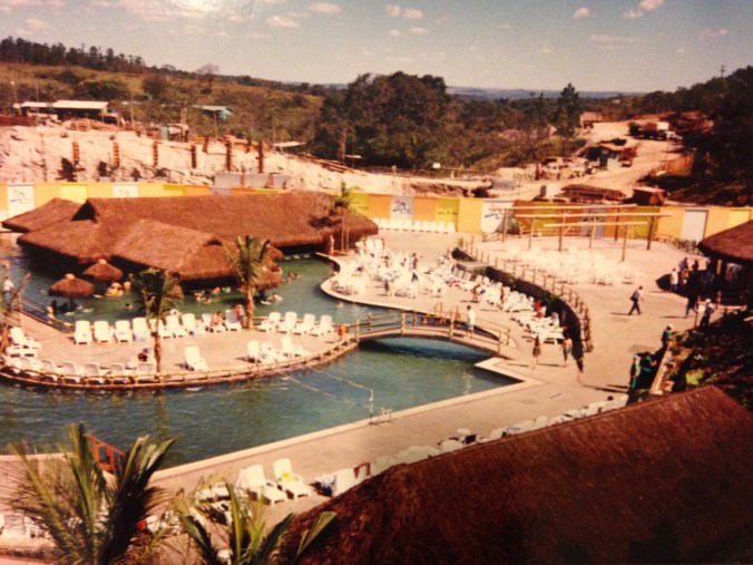 Piscinas do Hot Park, no Rio Quente, nos primórdios, em 1997. Foto: Ivani Pavoski