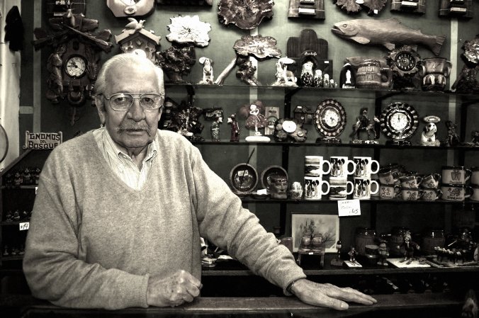 Marito no balcão, na visita que fiz a Bariloche em 2012