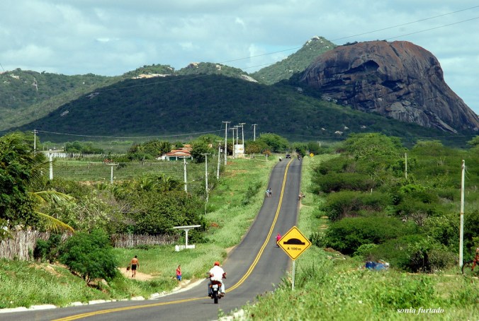 Estrada de acesso a Barcelona (RN). Foto: Sonia Furtado (Creative Commons)