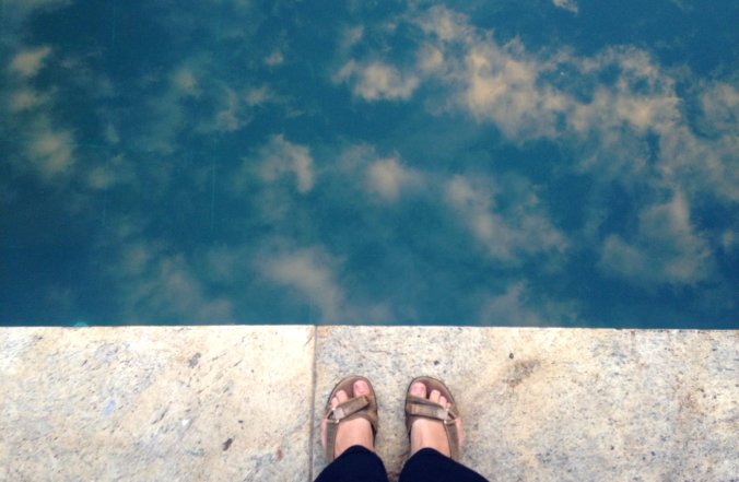 Papetes no céu - ou na beira da piscina do Parque Lage, no Rio, meu lugar predileto na cidade <3. Fotos: Débora Costa e Silva